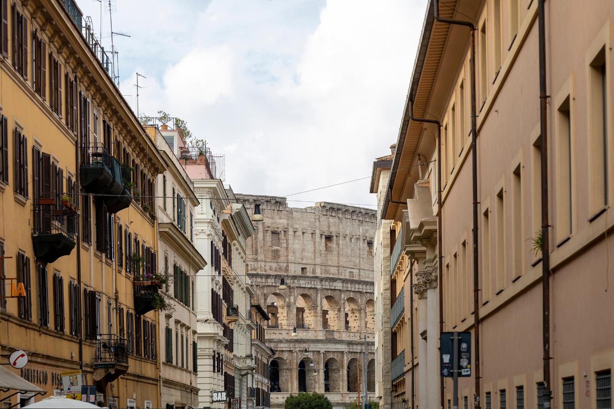 Views Of The Coliseum Apartamento Roma